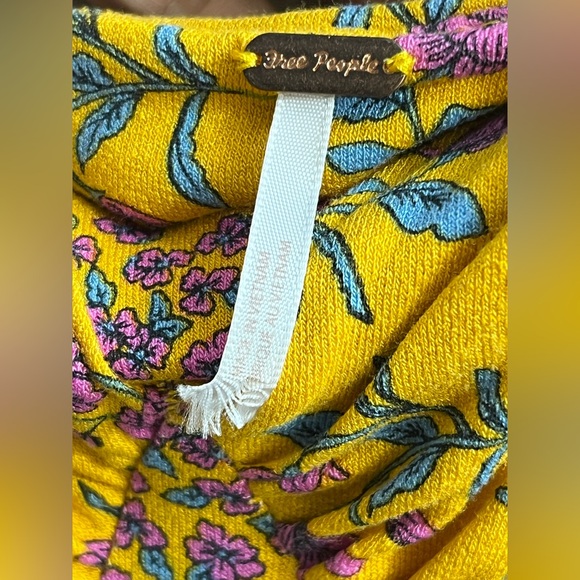 🔆Floral Yellow and Purple Women's Dress Size around XS - Picture 3 of 4
